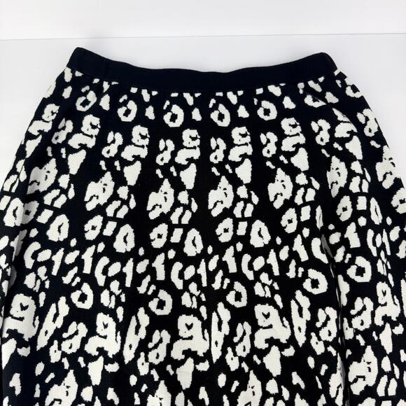 NEW Philosophy Black White Abstract Floral Knit Elastic Waist Sweater Skirt L - Picture 3 of 10